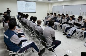 守護職人健康！人一物理治療所 前進「中都集團」，親授維修技師預防職災痠痛實戰課